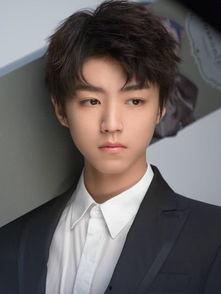 王俊凯吃瓜娱乐视频下载,揭秘明星幕后趣事